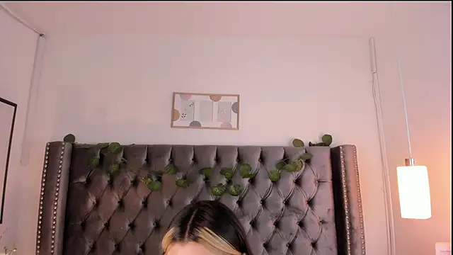 Snapshot of Kim_Blane chatting on March 21, 4:06 am Kim Blane online show from March 21, 4:06 am