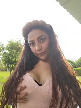 VickyHoult online show from June 9, 9:37 pm