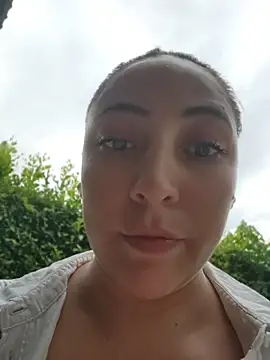 VickyHoult online show from July 11, 10:55 pm