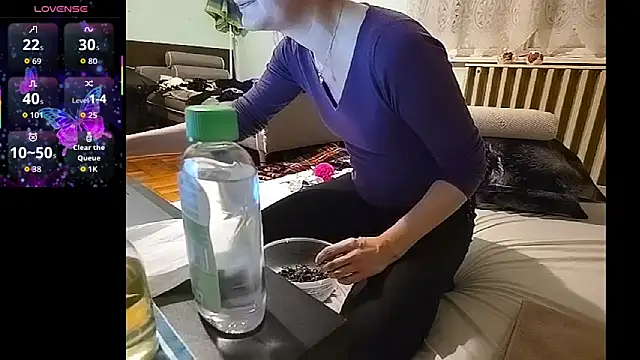 Analimado18 online show from October 27, 4:55 pm