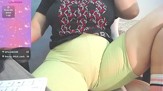 Snapshot of Tiffany_teressa chatting on February 26, 6:04 am Tiffany teressa online show from February 26, 6:04 am