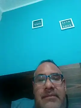 Snapshot of PhillDrake11 chatting on November 28, 4:04 am PhillDrake11 online show from November 28, 4:04 am