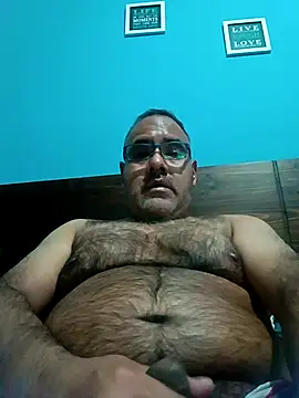 Snapshot of PhillDrake11 chatting on February 10, 3:10 am PhillDrake11 online show from February 10, 3:10 am