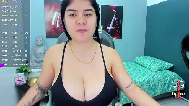 pearl weet online show from March 12, 5:38 pm