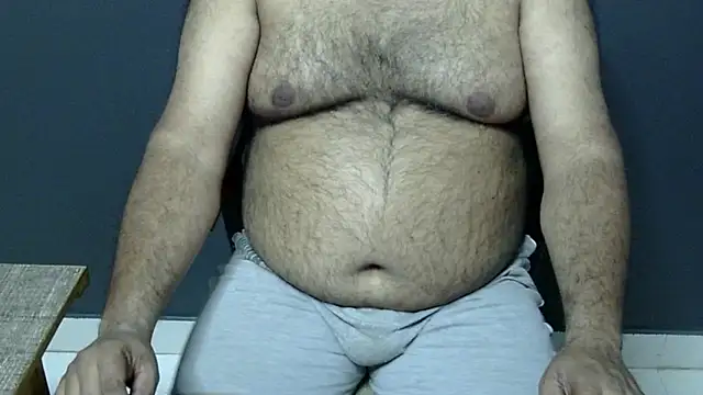 Snapshot of hairysubcub_70 chatting on January 31, 1:45 pm hairysubcub 70 online show from January 31, 1:45 pm