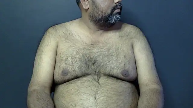 Snapshot of hairysubcub_70 chatting on February 5, 10:19 am hairysubcub 70 online show from February 5, 10:19 am