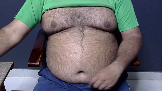 Snapshot of hairysubcub_70 chatting on February 5, 1:22 pm hairysubcub 70 online show from February 5, 1:22 pm