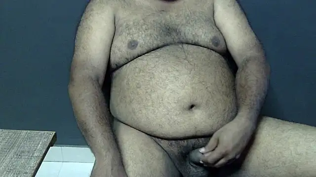 Snapshot of hairysubcub_70 chatting on September 9, 5:40 am hairysubcub 70 online show from September 9, 5:40 am
