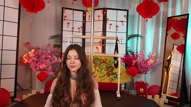 KittyCaitlin online show from February 13, 8:24 pm