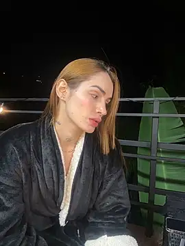 Snapshot of SofiaCarter chatting on January 13, 1:45 am SofiaCarter online show from January 13, 1:45 am