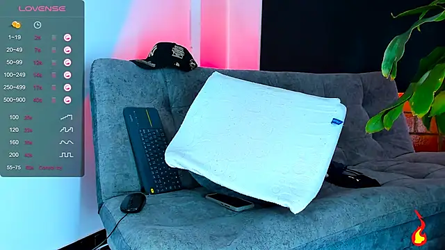 vanegas luis online show from December 5, 1:06 pm