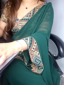 Snapshot of aliyaah_singh chatting on March 17, 9:02 pm aliyaah singh online show from March 17, 9:02 pm