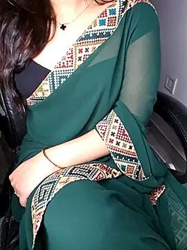 Snapshot of aliyaah_singh chatting on October 15, 5:24 pm aliyaah singh online show from October 15, 5:24 pm