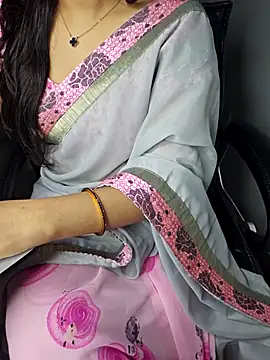 Snapshot of aliyaah_singh chatting on October 28, 5:48 pm aliyaah singh online show from October 28, 5:48 pm