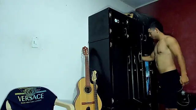 VincentSavage online show from April 28, 7:08 pm