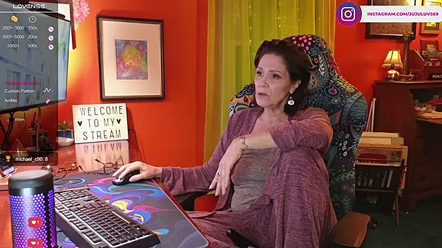 Snapshot of Good-Juju chatting on December 15, 2:52 am Good-Juju online show from December 15, 2:52 am