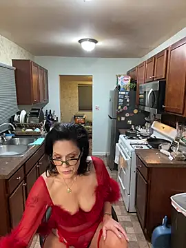 Snapshot of Good-Juju chatting on December 24, 4:55 am Good-Juju online show from December 24, 4:55 am