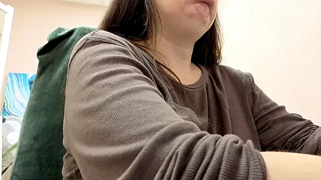 BattyMoll online show from November 9, 3:32 pm