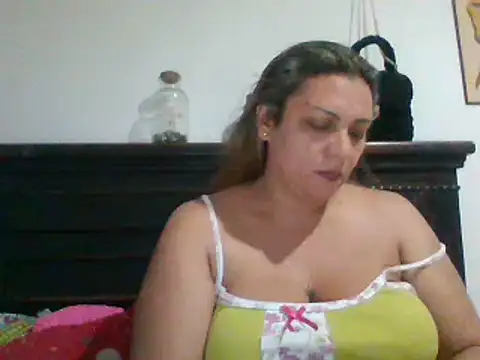 Snapshot of HallyGirlHot chatting on January 13, 11:54 pm HallyGirlHot online show from January 13, 11:54 pm