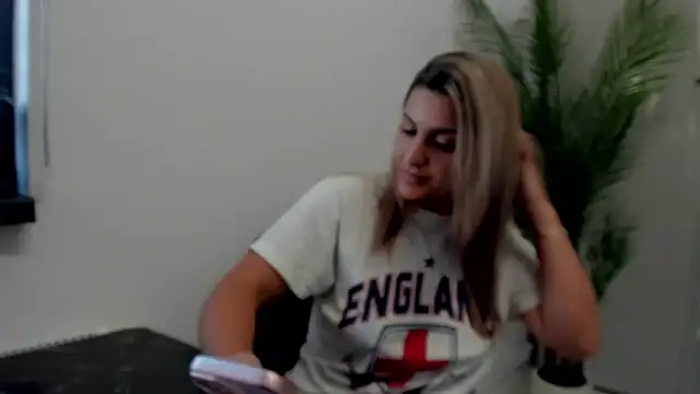 NicolePlay online show from May 30, 3:25 am