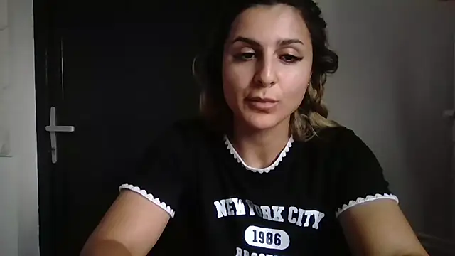 NicolePlay online show from June 3, 2:33 pm