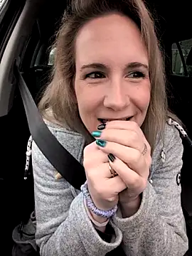 NaomiAndFriends online show from April 11, 9:13 am