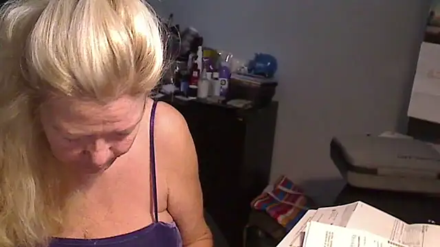 XTRAHORNYONE online show from January 31, 3:00 pm