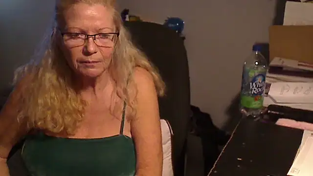 XTRAHORNYONE online show from February 13, 12:13 am