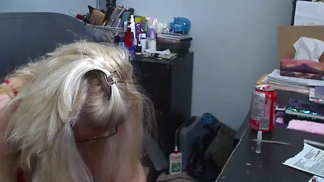 XTRAHORNYONE online show from February 25, 4:10 pm