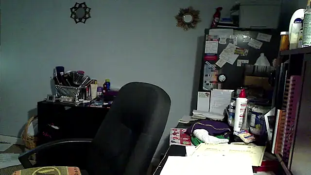 XTRAHORNYONE online show from May 7, 1:11 am