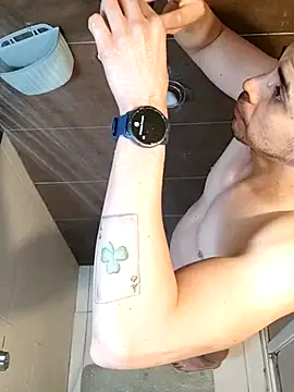 Snapshot of towers_j chatting on February 12, 5:58 pm towers j online show from February 12, 5:58 pm