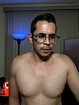 Snapshot of towers_j chatting on September 9, 3:06 am towers j online show from September 9, 3:06 am