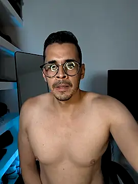 Snapshot of towers_j chatting on September 27, 9:53 pm towers j online show from September 27, 9:53 pm