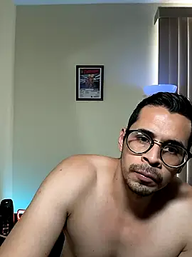 Snapshot of towers_j chatting on November 11, 5:35 pm towers j online show from November 11, 5:35 pm