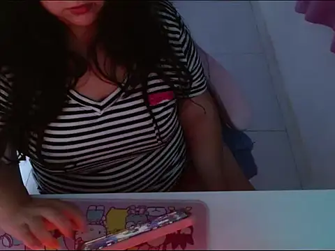 Snapshot of KittyK3 chatting on October 8, 3:48 am KittyK3 online show from October 8, 3:48 am