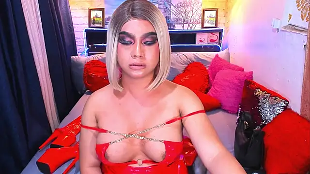 Snapshot of TsGoddessNhicolle chatting on February 11, 8:31 pm TsGoddessNhicolle online show from February 11, 8:31 pm