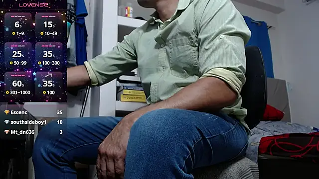 Snapshot of lewislamxxx_hot chatting on February 14, 12:09 am lewislamxxx hot online show from February 14, 12:09 am