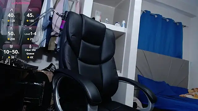 Snapshot of lewislamxxx_hot chatting on September 20, 9:49 pm lewislamxxx hot online show from September 20, 9:49 pm