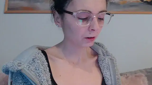 cleophee online show from April 5, 6:10 am