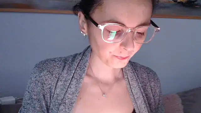 cleophee online show from April 13, 5:46 am