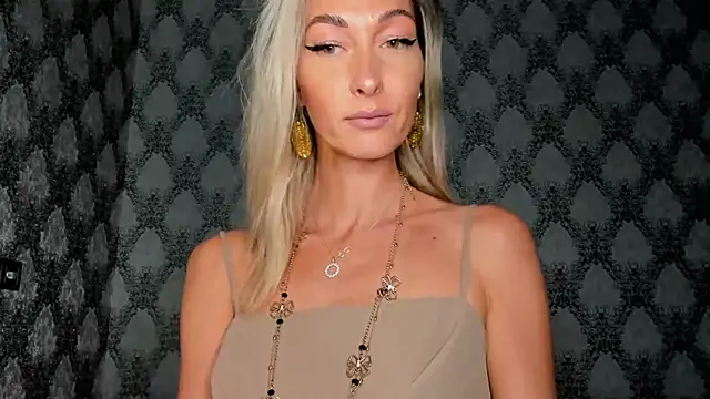 StarryHanna online show from December 2, 8:37 pm