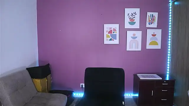 Steph F online show from March 20, 8:20 am