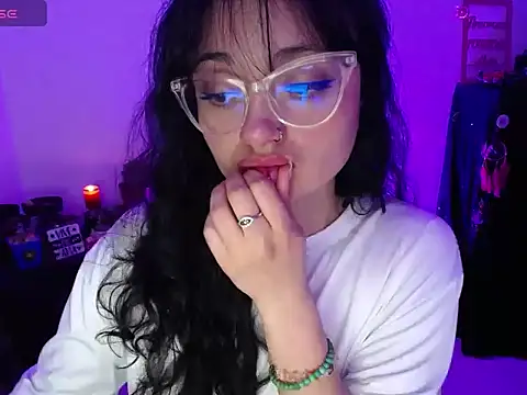 Snapshot of Alexa-Sweet69 chatting on December 12, 3:32 am Alexa-Sweet69 online show from December 12, 3:32 am
