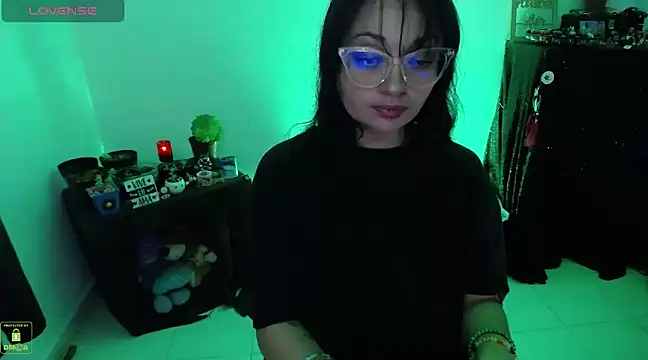 Snapshot of Alexa-Sweet69 chatting on December 18, 4:09 am Alexa-Sweet69 online show from December 18, 4:09 am