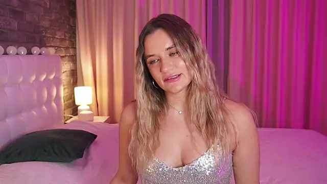 Snapshot of starrydoll chatting on February 4, 3:57 pm starrydoll online show from February 4, 3:57 pm