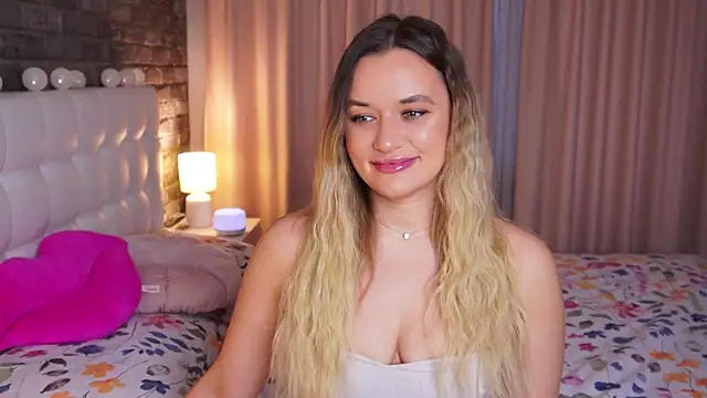 Snapshot of starrydoll chatting on March 15, 2:34 pm starrydoll online show from March 15, 2:34 pm