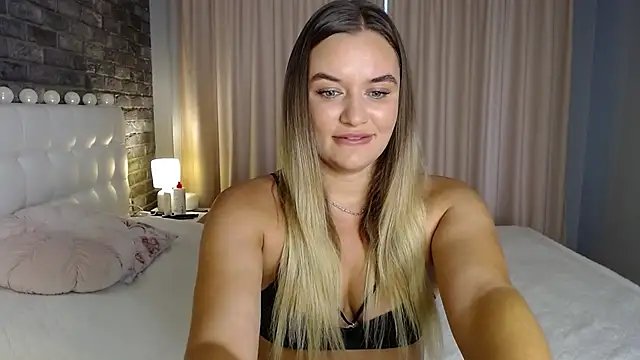 Snapshot of starrydoll chatting on October 6, 9:07 am starrydoll online show from October 6, 9:07 am