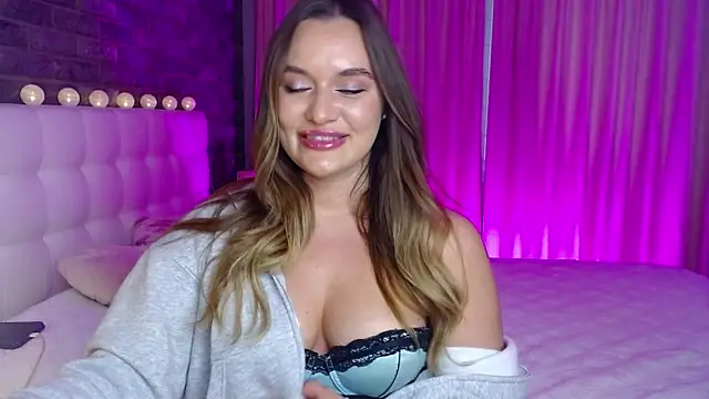 Snapshot of starrydoll chatting on February 15, 1:09 pm starrydoll online show from February 15, 1:09 pm