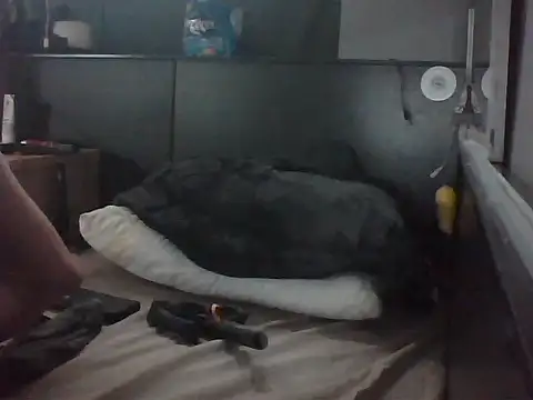 Snapshot of Slutviki69 chatting on October 13, 1:11 pm Slutviki69 online show from October 13, 1:11 pm