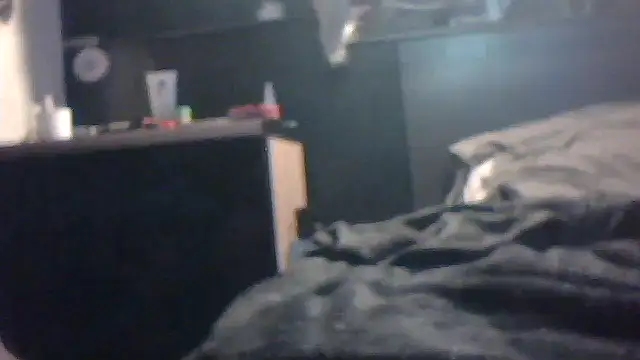 Snapshot of Slutviki69 chatting on October 31, 10:44 pm Slutviki69 online show from October 31, 10:44 pm